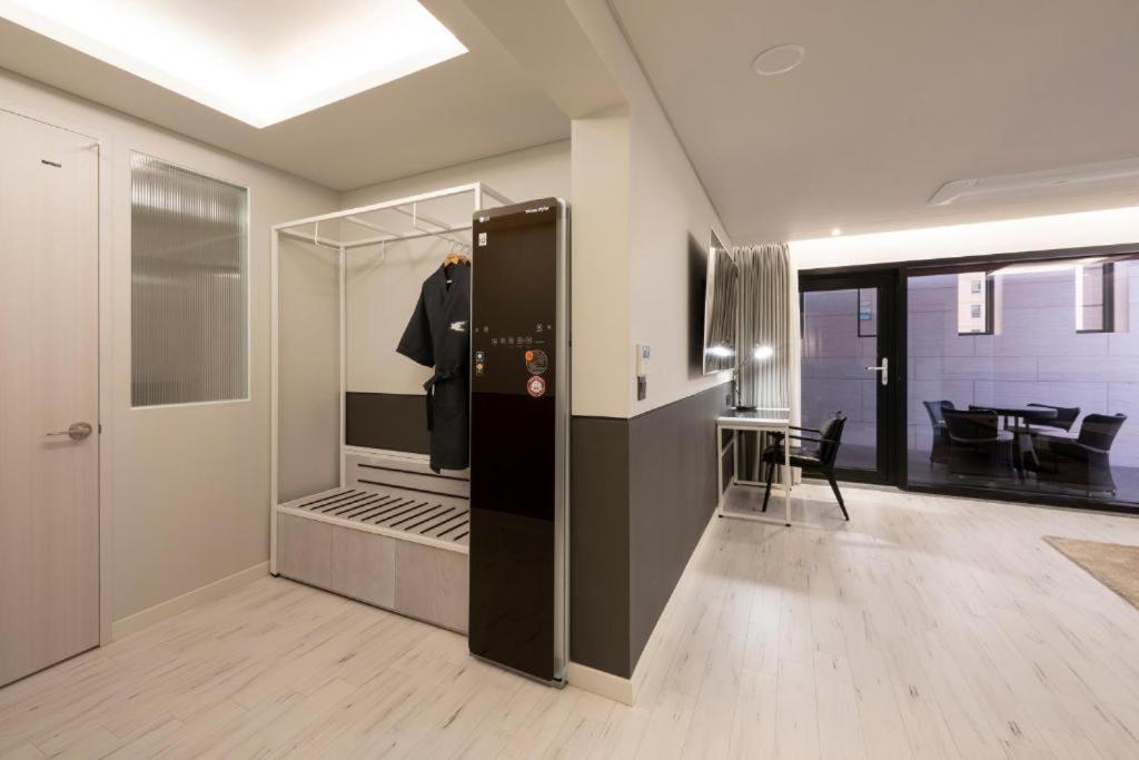 Hound Hotel Yeonsan Пусан Экстерьер фото