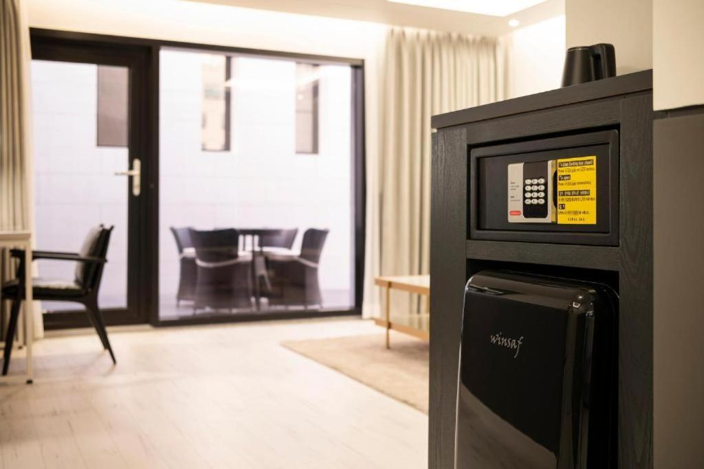 Hound Hotel Yeonsan Пусан Экстерьер фото