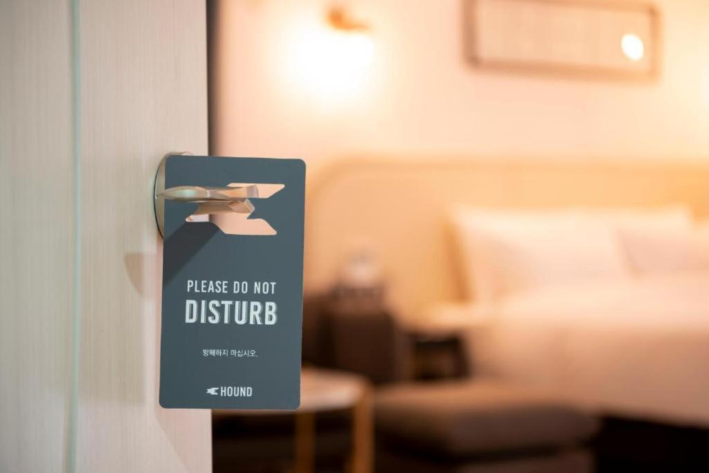 Hound Hotel Yeonsan Пусан Экстерьер фото
