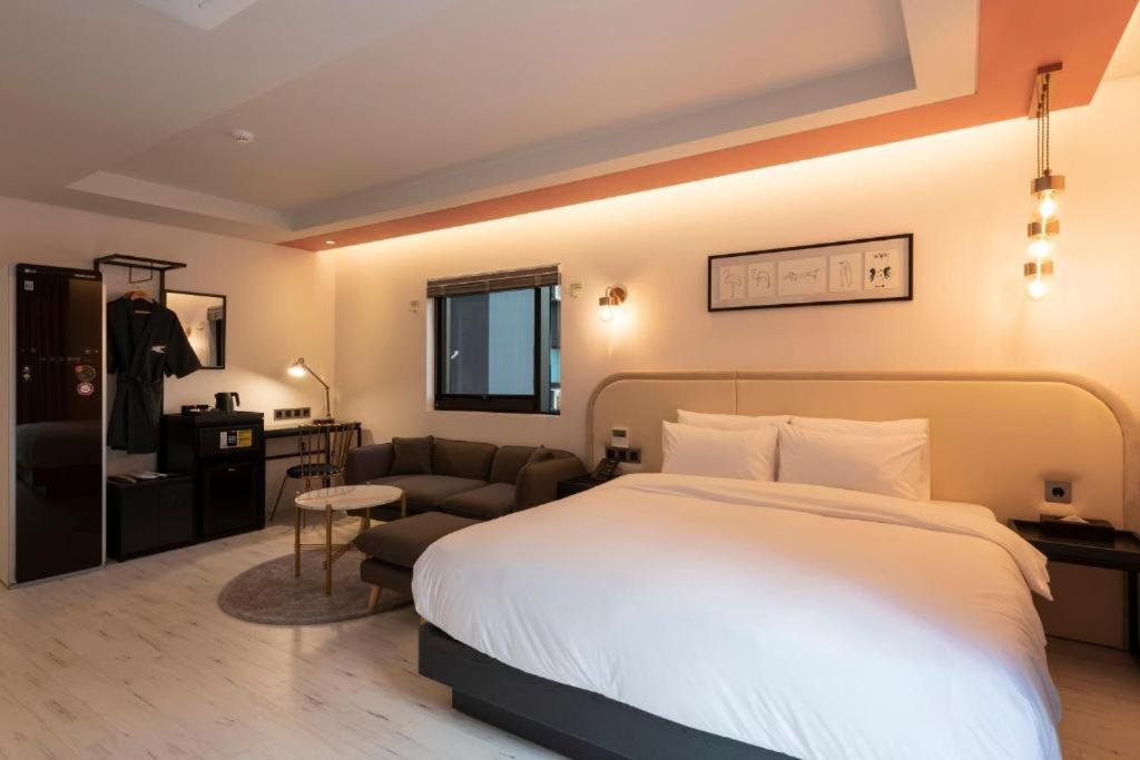 Hound Hotel Yeonsan Пусан Экстерьер фото