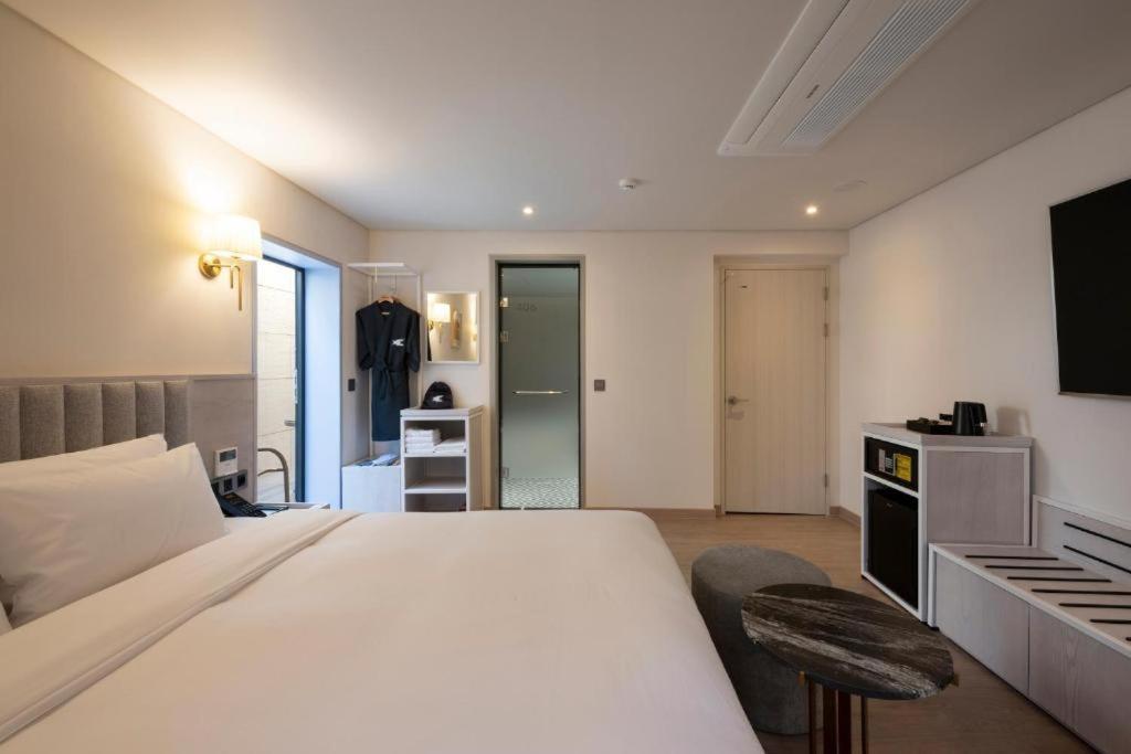 Hound Hotel Yeonsan Пусан Экстерьер фото