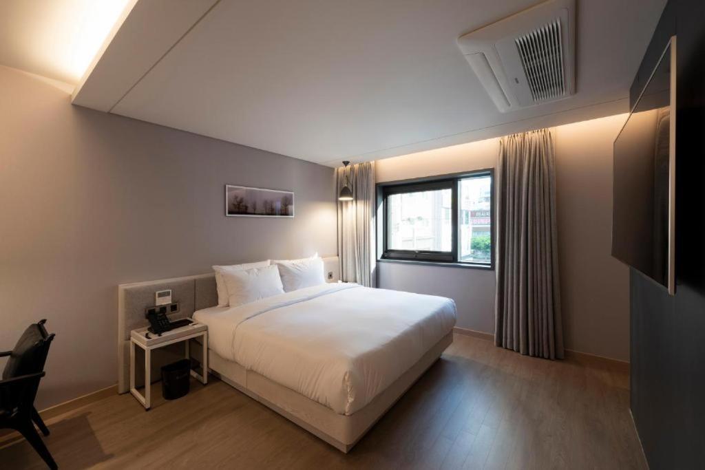 Hound Hotel Yeonsan Пусан Экстерьер фото