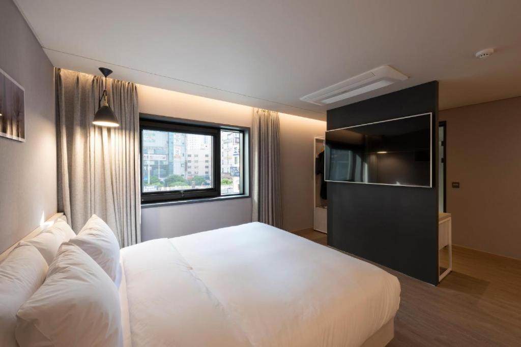 Hound Hotel Yeonsan Пусан Экстерьер фото