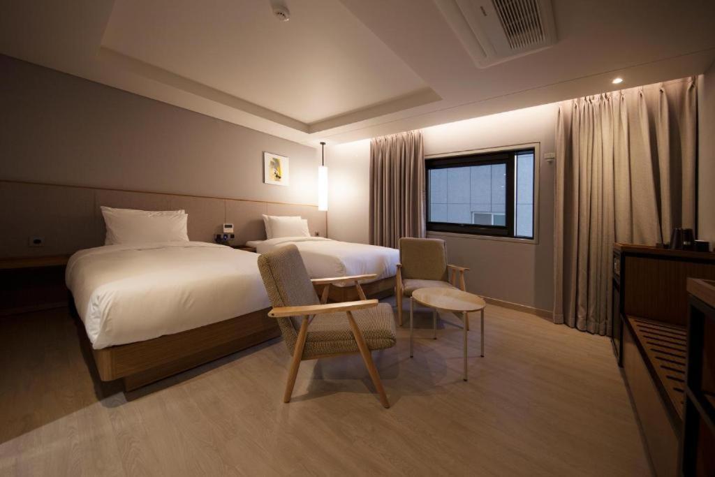 Hound Hotel Yeonsan Пусан Экстерьер фото