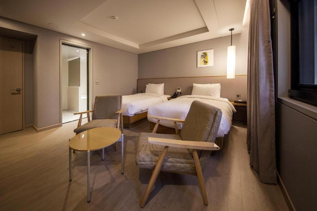 Hound Hotel Yeonsan Пусан Экстерьер фото